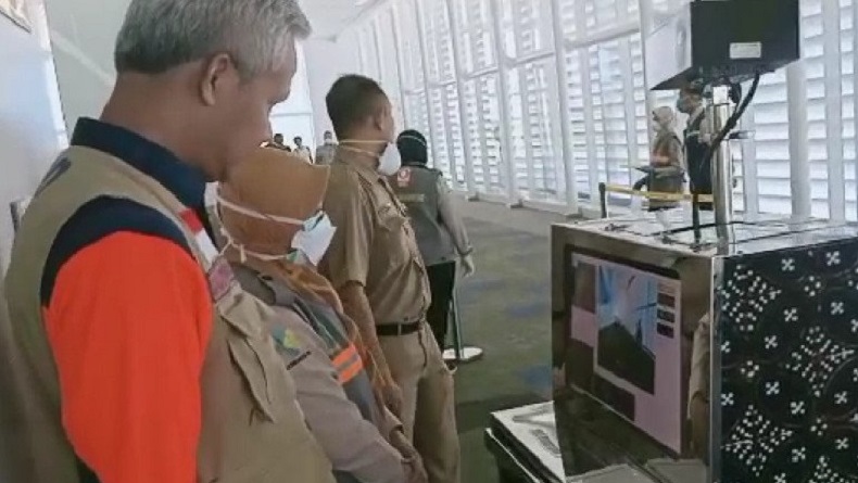 Ganjar Pranowo Cek Kesiapan Antisipasi Virus Korona di Bandara Ahmad Yani