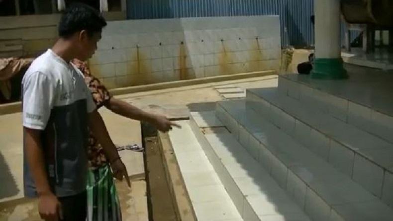 Ibu di Tebo Jambi Bunuh Bayinya Pakai Rebana, Korban Sempat Diseret-seret di Masjid