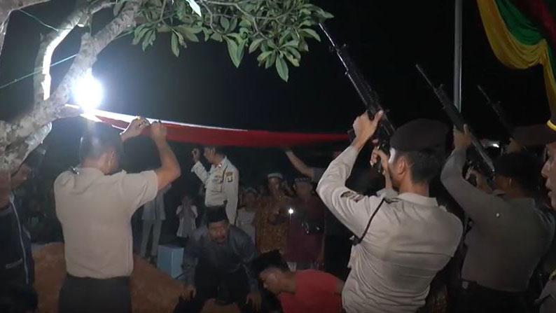 Polisi Tewas Dikeroyok Warga di Lampung Tengah Dimakamkan Secara Militer
