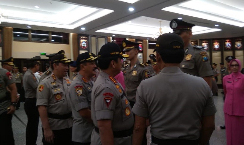 Kapolri Idham Azis Beri Penghargaan 21 Polisi Berprestasi di SEA Games 2019