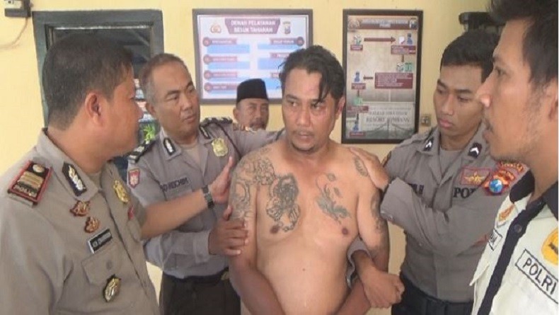 Pria Bertato di Jombang Nyaris Tewas Dihajar Warga Usai Ketahuan Maling Dompet