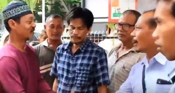 Tak Mampu Bayar Denda, PKL di Cirebon Dipenjara karena Berjualan di Trotoar