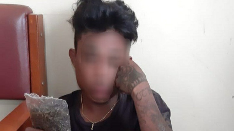Maling Motor Sambil Edarkan Ganja, Pemuda di Sentani Ditangkap saat Jajan di Warung