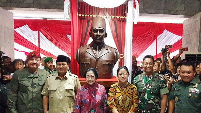 Megawati Resmikan Patung Soekarno di Akademi Militer Magelang Didampingi Prabowo