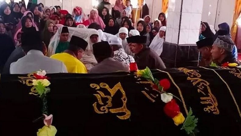 Pilu, Pasangan Pengantin di Jambi Menikah di Depan Jenazah Ibu