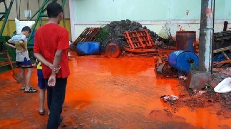 Sudah Sebulan Lebih, Belum Ada Tersangka Kasus Perwarna Pupuk yang Tumpah ke Kali