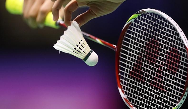 Rahasia Kode Servis Pemain Badminton yang Jarang Diketahui, Ternyata Ini Arti Isyarat Jari Tengah