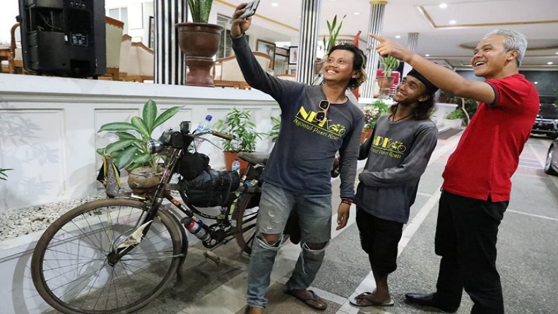 Gowes Sepeda dari Aceh, 2 Difabel Ini Temui Ganjar Pranowo