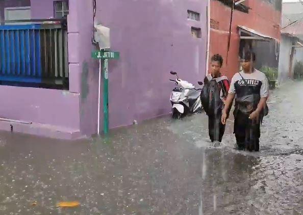 Banjir Rendam Sukmajaya Depok, Genangan Capai 1 Meter