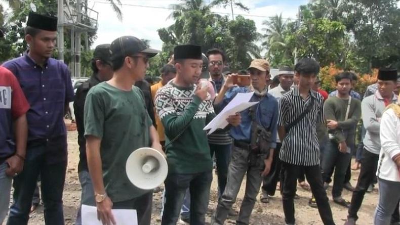 Keluarga Korban Pembunuhan Ramai-Ramai Datangi Polsek Jati Agung Lampung Selatan