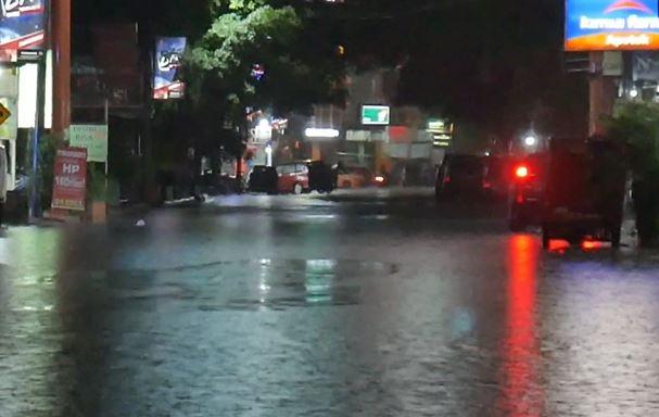 Banjir Terjang Jalan Protokol di Parepare, Diduga karena Drainase Buruk