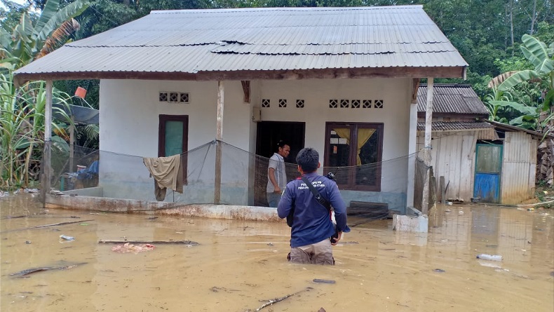 Banjir di Penajam Paser Utara Kaltim, 379 Jiwa Terdampak dan 1 Jembatan Nyaris Putus