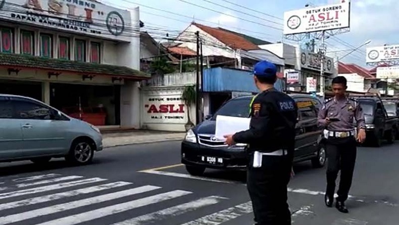 Kecelakaan Maut Mobil Honda Brio Tabrak Motor di Banyumas, 2 Korban Tewas