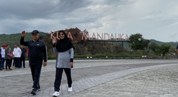 Olahraga Pagi di Pantai Kuta Lombok, Wapres Cek Pembangunan Kawasan Wisata Mandalika