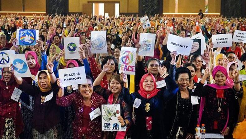 Ribuan Perempuan Berkebaya di Sleman DIY Pecahkan Rekor Dunia