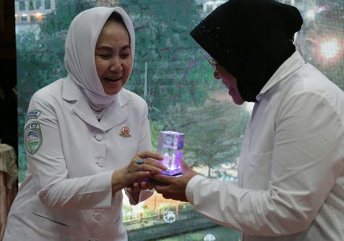 Bertemu BMKG, Risma Klaim Suhu di Surabaya Turun 2 Derajat Celcius