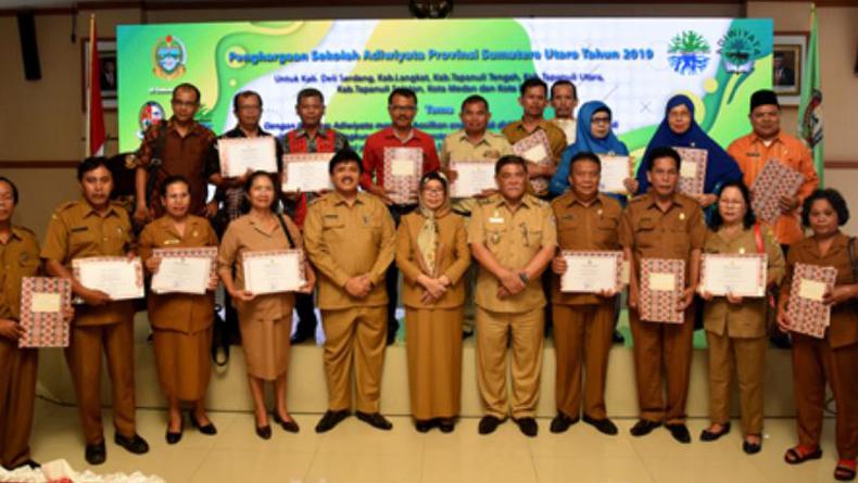 Pemprov Sumut Beri Penghargaan Lingkungan Hidup kepada 145 Sekolah