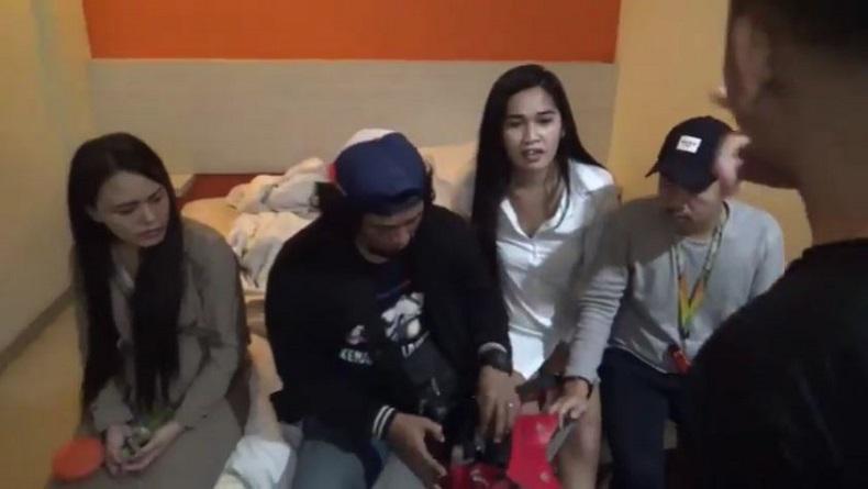 Aksi Pencurian di Makassar Terekam CCTV, Pelaku Ditangkap Polisi saat Kencan dengan 2 Waria