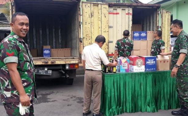 TNI Denpom III/2 Garut Amankan 2 Truk Bermuatan Ribuan Botol Miras