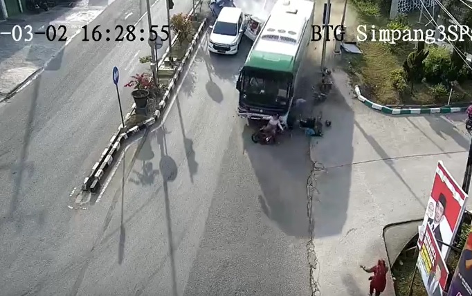 Bus Tabrak 13 Kendaraan di Bontang akibat Rem Blong, 2 Tewas dan 7 Luka