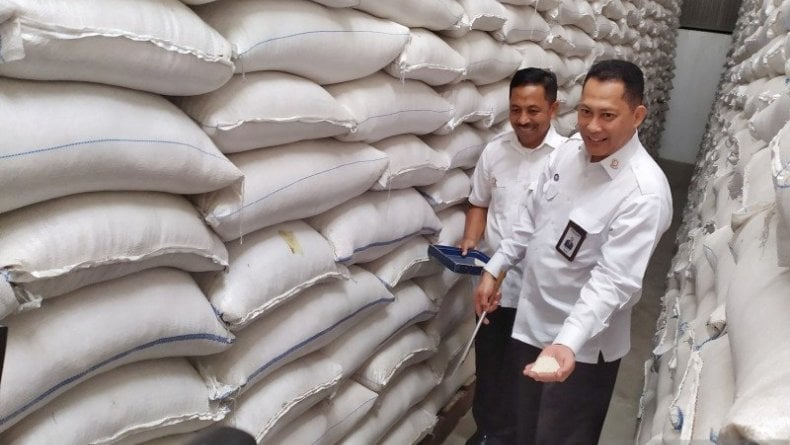 title Waduh, Dirut Bulog Sebut Tak Dilibatkan saat Pembahasan Impor 1 Juta Ton Beras Waduh, Dirut Bulog Sebut Tak Dilibatkan saat Pembahasan Impor 1 Juta Ton Beras