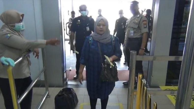 title Dilarang Masuk Karimun, Anggota DPRD Batam Mengamuk di Pelabuhan Dilarang Masuk Karimun, Anggota DPRD Batam Mengamuk di Pelabuhan
