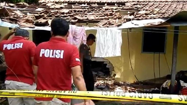 Ketel Setrika Uap Meledak di Kudus, Rumah Konveksi Hancur dan 1 Pekerja Terluka