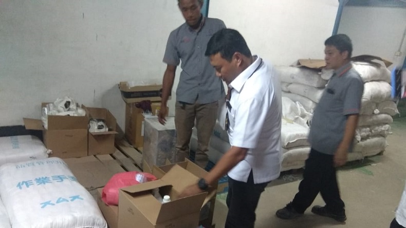 Polda Kepri Gerebek Gudang Masker dan Hand Sanitizer Ilegal di Batam, 3 Orang Diamankan