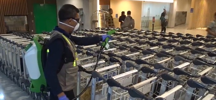 Cegah Virus Korona, Bandara Ngurah Rai Disemprot Disinfektan