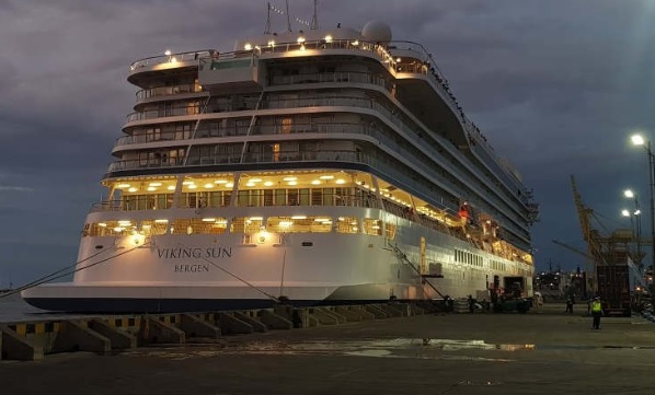 Kapal Viking Sun Berlabuh di Semarang, 1.200 Penumpang Dilarang Turun