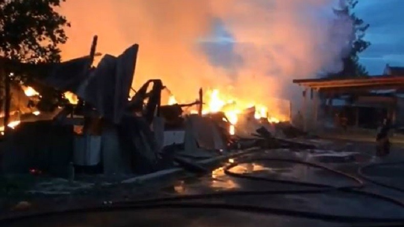 Gudang Berisi 500 Ton Tembakau di Bojonegoro Terbakar, Api Diduga Berasal dari Korsleting Listrik