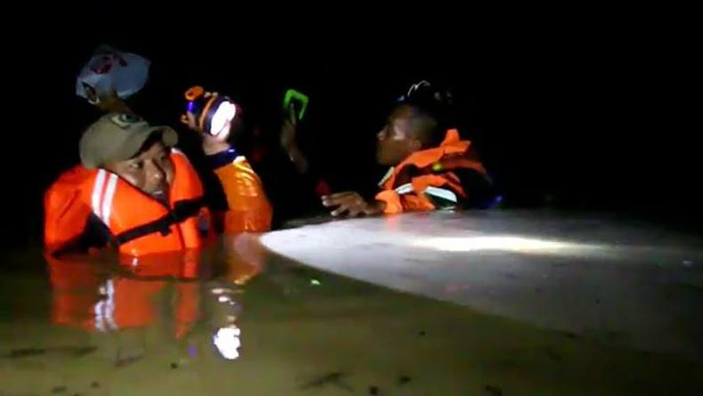 title Sungai Ciwaringin Meluap, 4 Kecamatan di Cirebon Terendam Banjir hingga 1,6 Meter Sungai Ciwaringin Meluap, 4 Kecamatan di Cirebon Terendam Banjir hingga 1,6 Meter