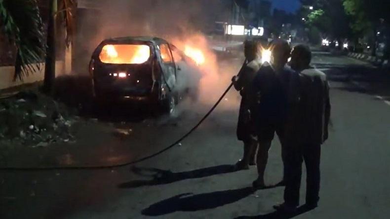Bentrokan Warga vs Geng Motor di Makassar, 1 Mobil dan Motor Dibakar