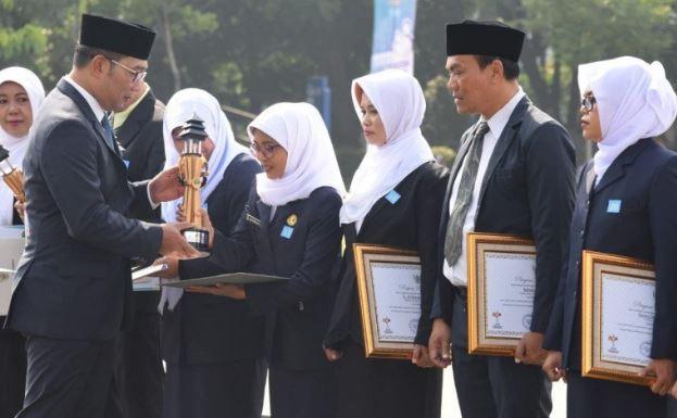 Pemprov Jabar Cairkan Gaji Guru Honorer Rp82 M