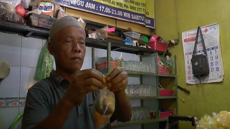 title Virus Korona Merebak, Jahe Rempah Mbah Jo di Semarang Laku Keras Virus Korona Merebak, Jahe Rempah Mbah Jo di Semarang Laku Keras