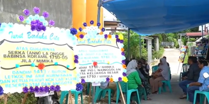 title Suasana Duka Selimuti Rumah Keluarga Serka La Ongge di Baubau yang Ditembak KKB Suasana Duka Selimuti Rumah Keluarga Serka La Ongge di Baubau yang Ditembak KKB
