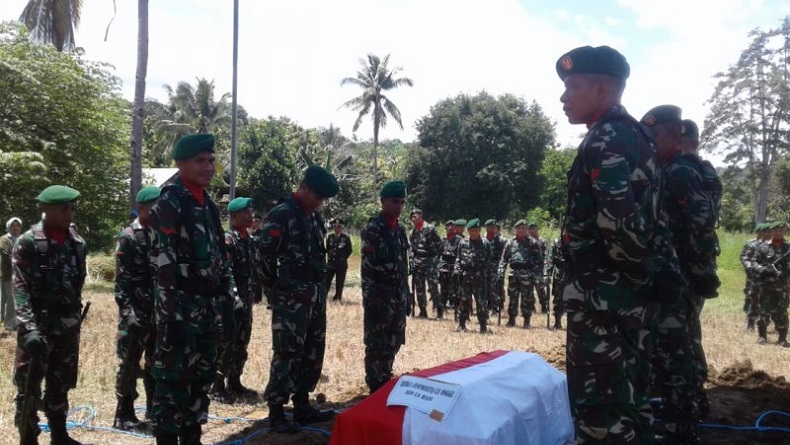 Anggota TNI AD Korban Penembakan KKB Dimakamkan di TMP Baubau