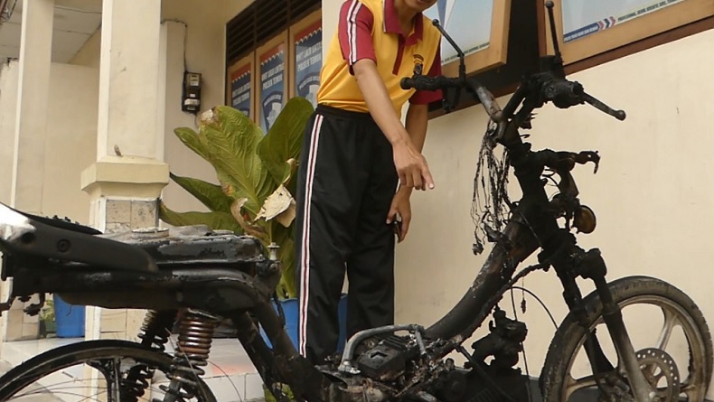 Motor Terbakar di Underpass Kulonprogo, Hanya Sisakan Rangka