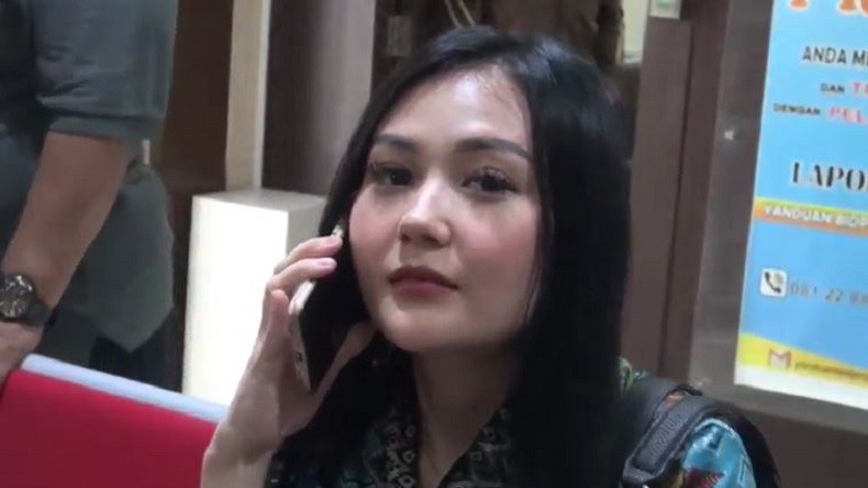 Selebgram Sarah Alana Gibson Penuhi Panggilan Polda Jatim Terkait Kasus Pembobolan Kartu Kredit