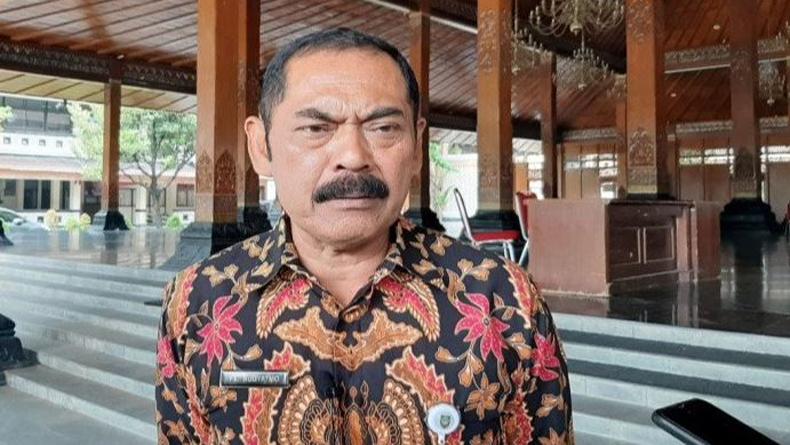 title Menanti Pelantikan Gibran-Teguh, Sekda Ditunjuk sebagai Plh Wali Kota Solo Menanti Pelantikan Gibran-Teguh, Sekda Ditunjuk sebagai Plh Wali Kota Solo