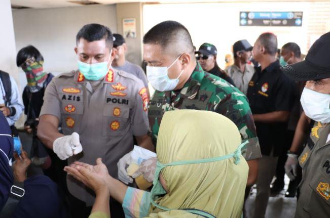 title Cegah Korona, Polres Depok Sosialisasikan Hidup Bersih Cegah Korona, Polres Depok Sosialisasikan Hidup Bersih