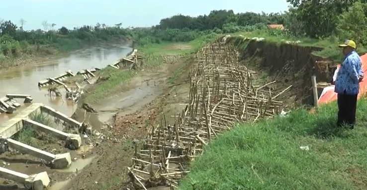 12 Rumah di Kendal Tergusur Proyek Tanggul Kali Bodri yang Longsor