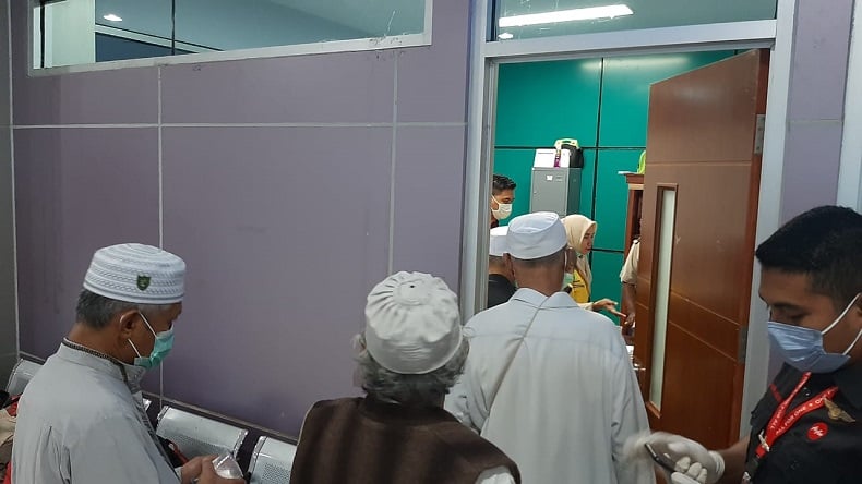 title 6 WNA Malaysia ODP Virus Korona Dipulangkan dengan Pesawat Komersial dari Sorong 6 WNA Malaysia ODP Virus Korona Dipulangkan dengan Pesawat Komersial dari Sorong