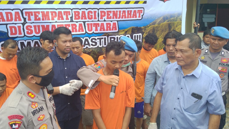title Perampok dan Pembunuh Sopir Grab Car di Tembung Ditangkap, Satu Tewas Dihajar Massa Perampok dan Pembunuh Sopir Grab Car di Tembung Ditangkap, Satu Tewas Dihajar Massa