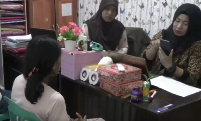 title Ibu Muda yang Buang Bayi Kembar di Tong Sampah di Kotim Dijerat Pasal Berlapis Ibu Muda yang Buang Bayi Kembar di Tong Sampah di Kotim Dijerat Pasal Berlapis