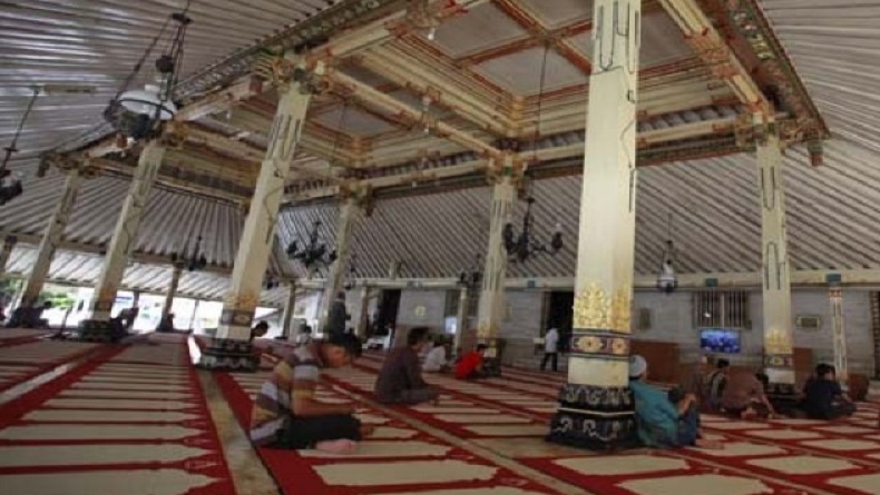 Arsip Foto Suasana Masjid Gedhe Kauman Yogyakarta (Foto: Antara/Andreas Fitri Atmoko)
