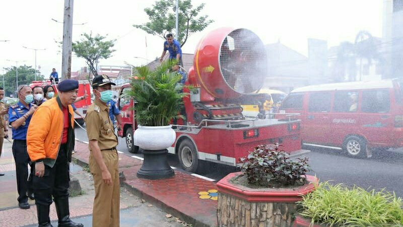 Cegah Virus Corona, Kota Palembang Dihujani Ribuan Liter Disinfektan