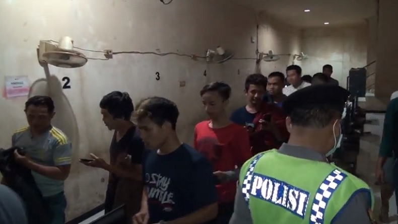 Berkumpul Main Playstation, Belasan Pemuda di Palembang Dibubarkan Satpol PP