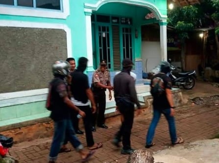 Terduga Teroris di Batang Ditembak Mati, Densus 88 Temukan Sejumlah Bom Rakitan
