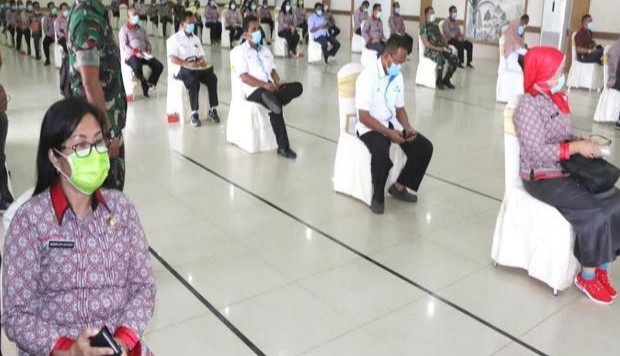 Physical Distancing, Tempat Duduk Peserta Rapat Covid-19 Diberi Jarak 1 Meter